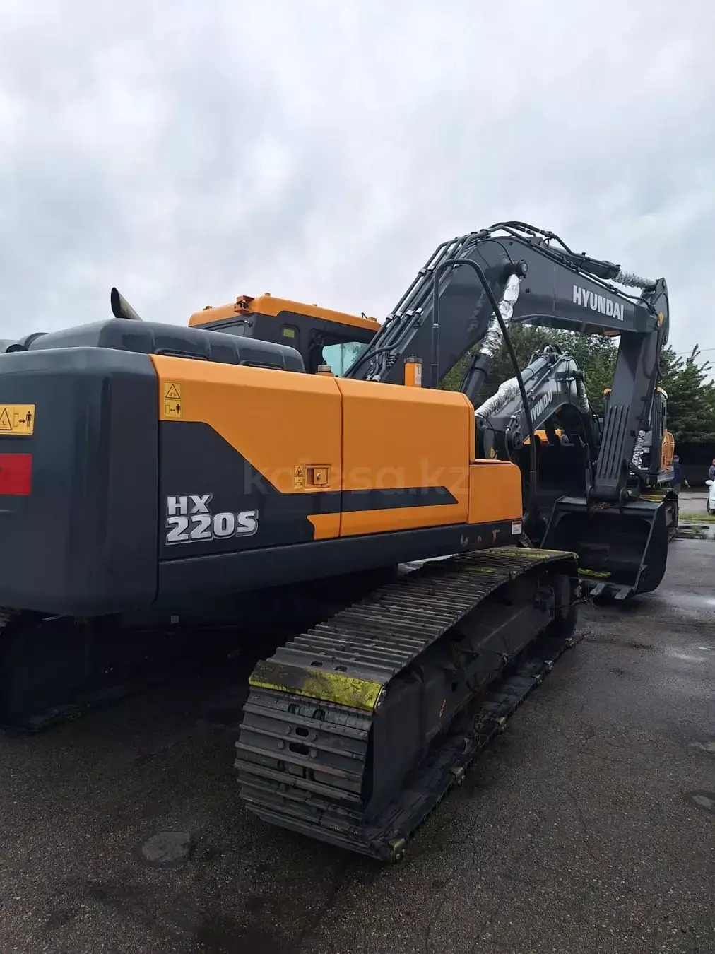 HYUNDAI HX220S