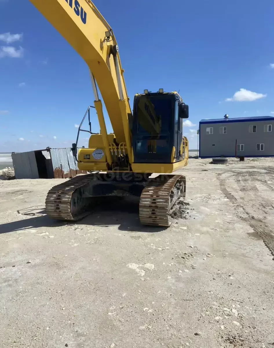 Komatsu PC210