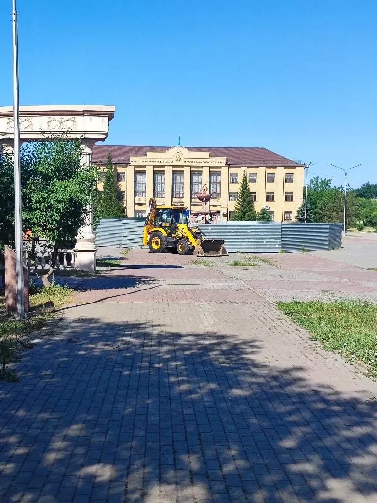 JCB