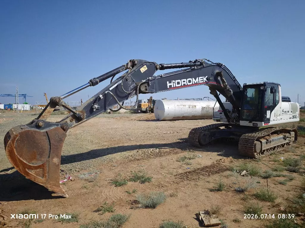 Hidromek HMK 300 LC-2, Гусеничные экскаваторы