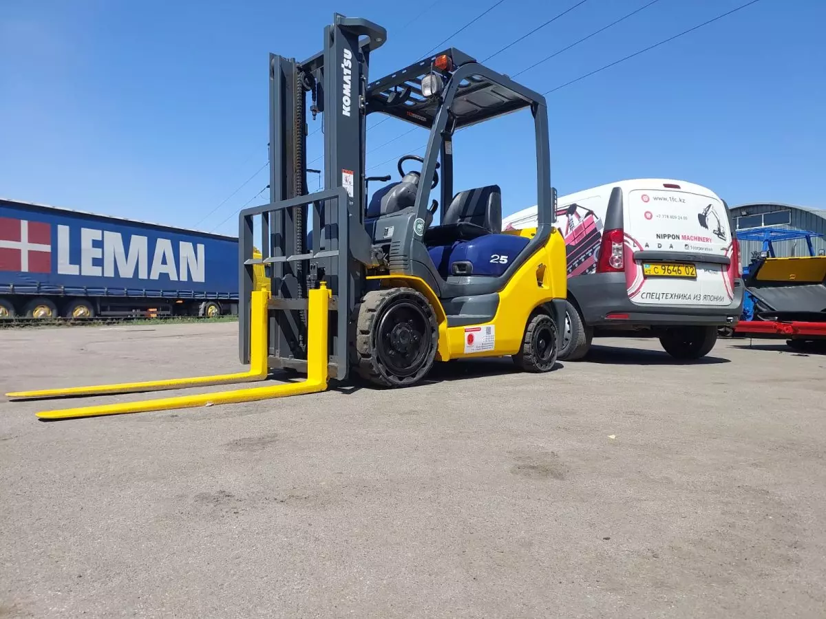 Komatsu FG25 8508, Вилочные автопогрузчики