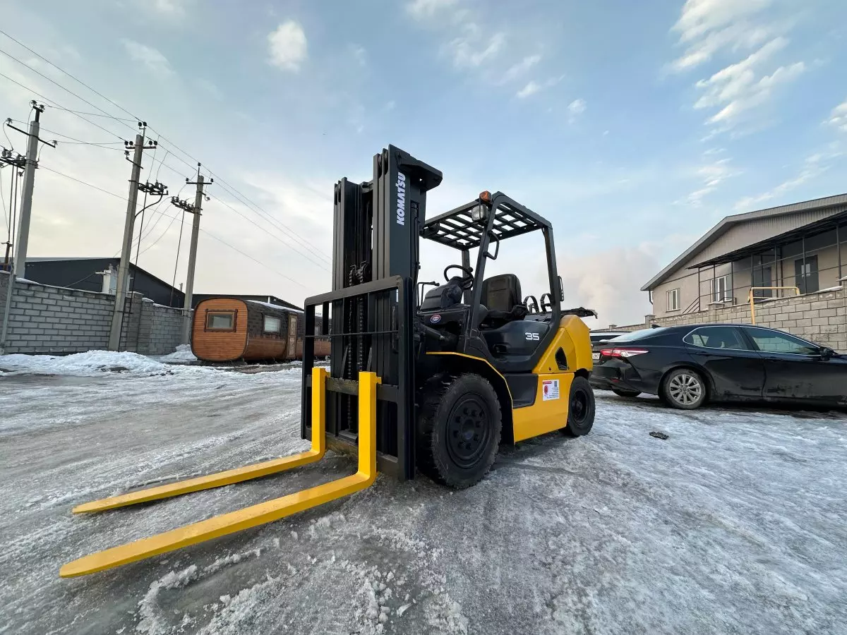 Komatsu FG35 11301, Вилочные электропогрузчики