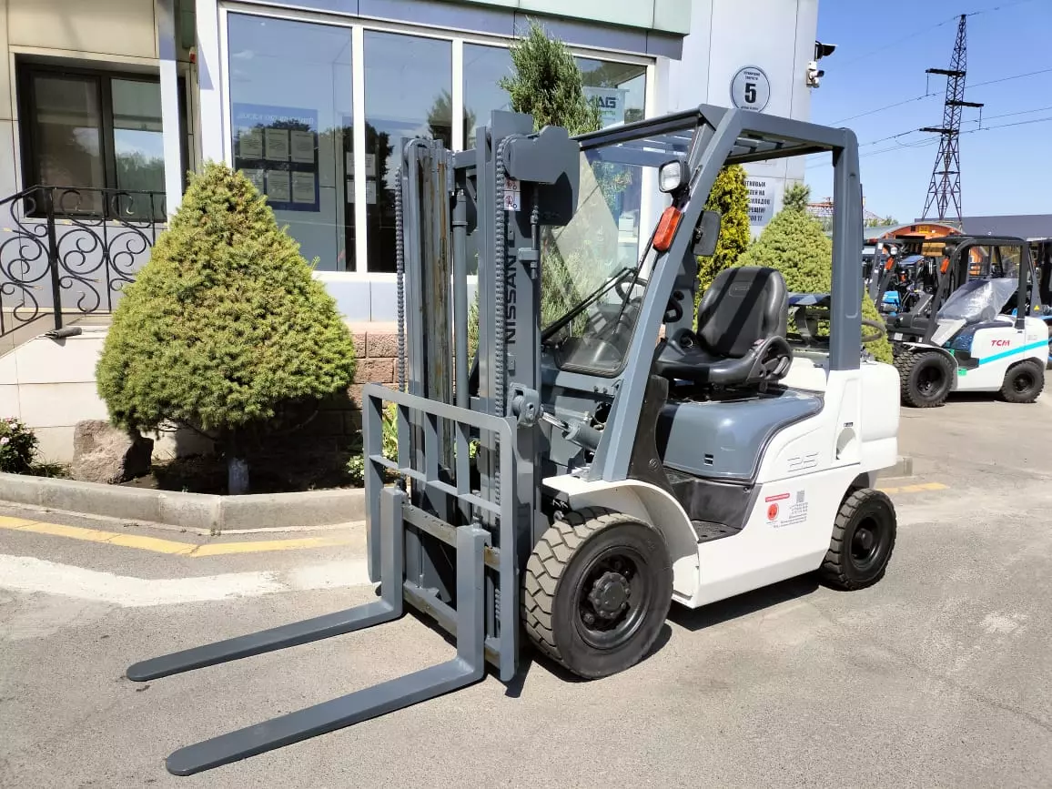 Nissan FG25 8802, Вилочные электропогрузчики