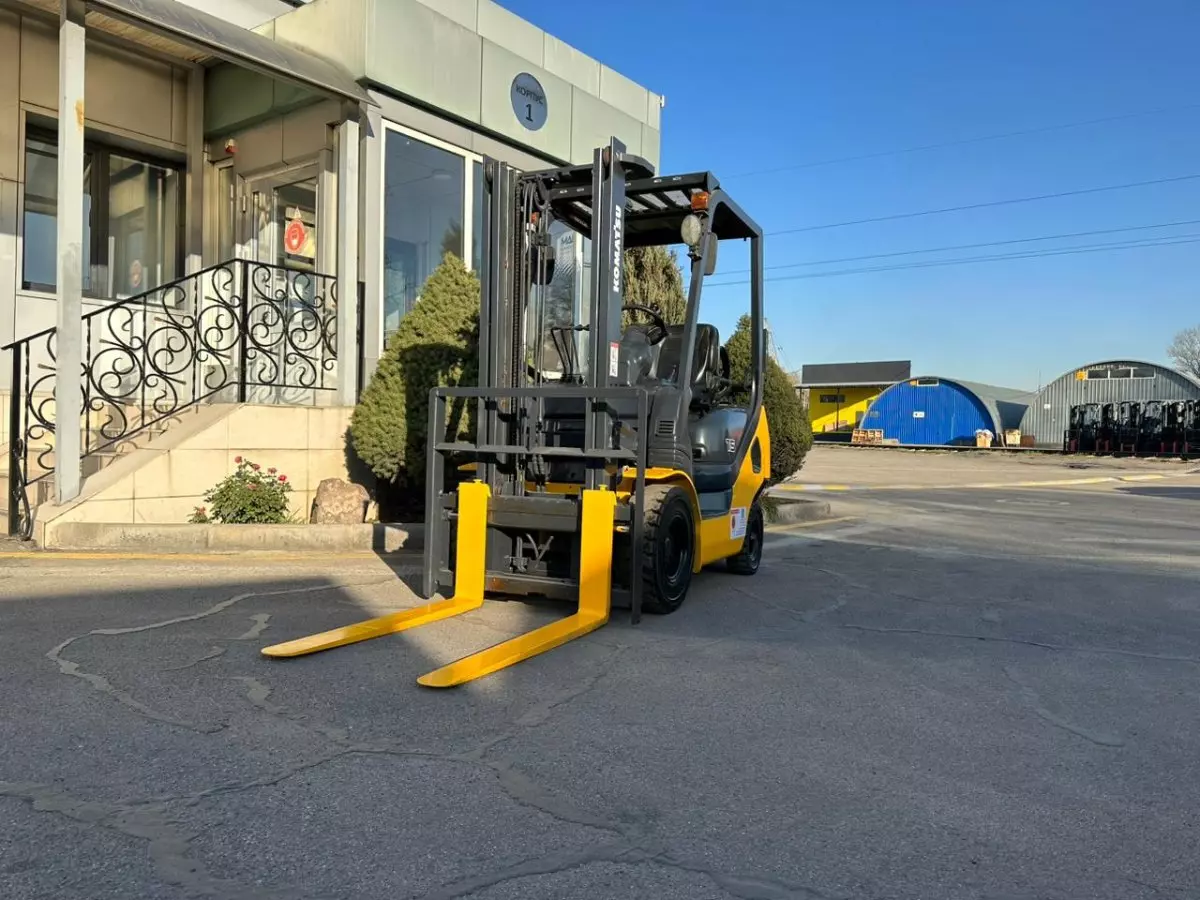 Komatsu FG15 9311, Вилочные электропогрузчики