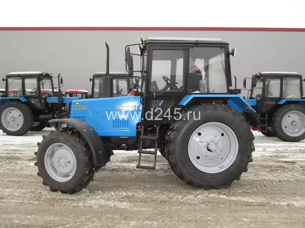 МТЗ 320П04, Тракторы