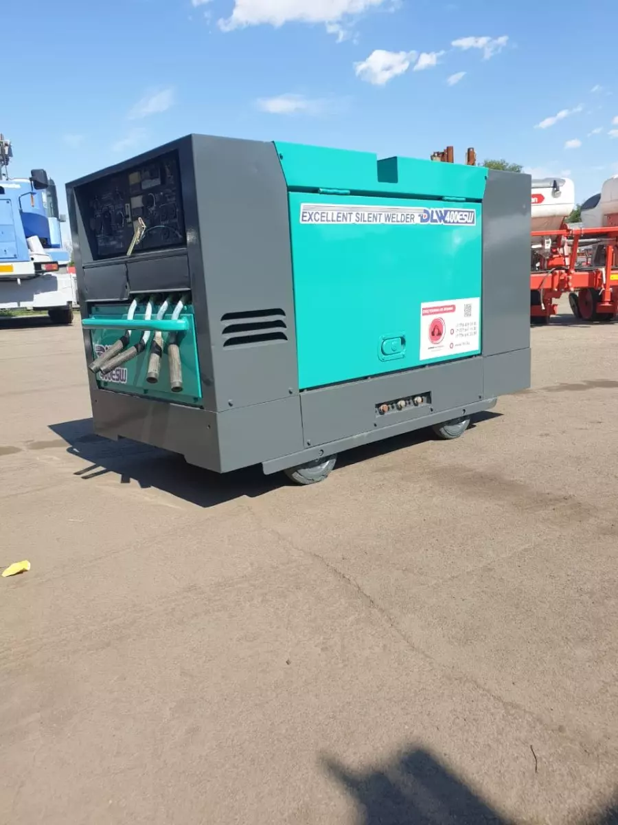 Denyo DLW-400ESW, Компрессоры