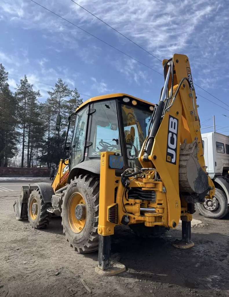 JCB