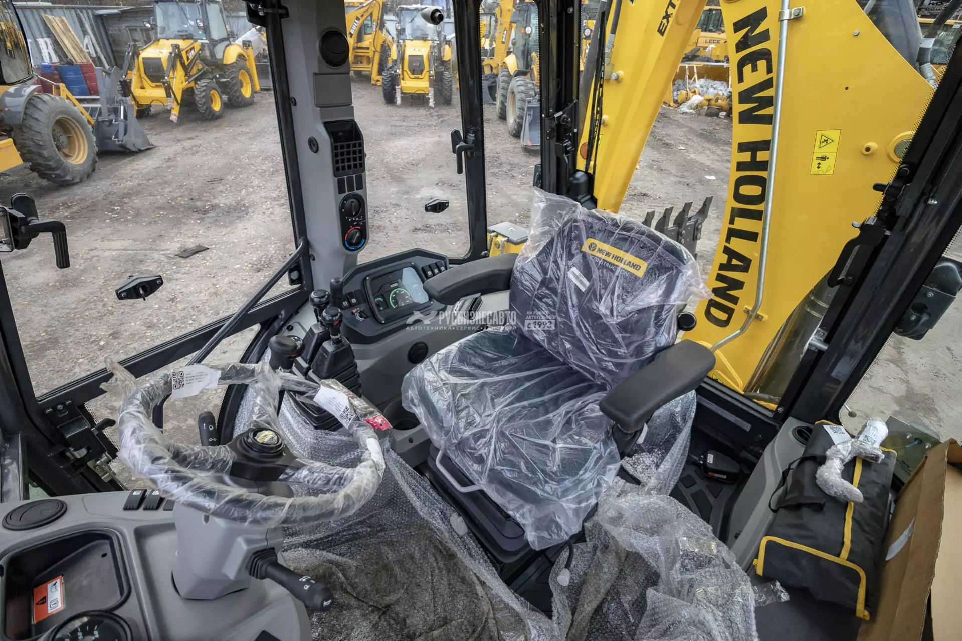 New Holland B80C, Экскаваторы-погрузчики