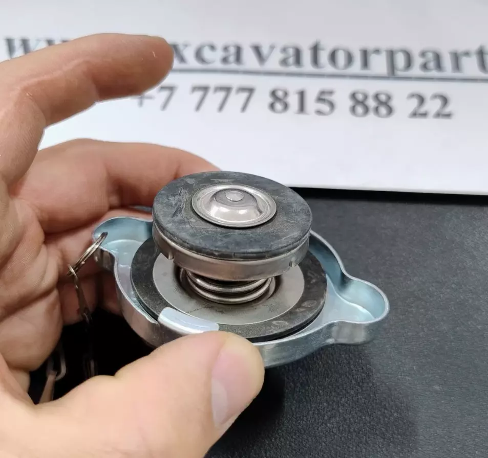 рышка радиатора 11EK-42200 для экскаваторов Hyundai
