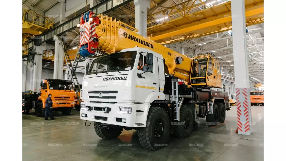 Ивановец КС-6577К-3, Автокраны