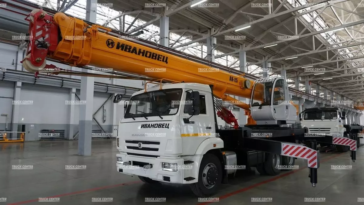 Ивановец КС-45717К-3Р, Автокраны