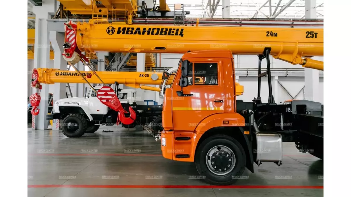 Ивановец КС-45717К-3Р, Автокраны