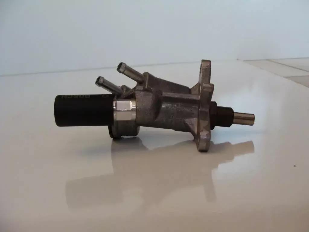 Топливоподкачивающий насос Deutz Код: 1049C, 1049A, 1039