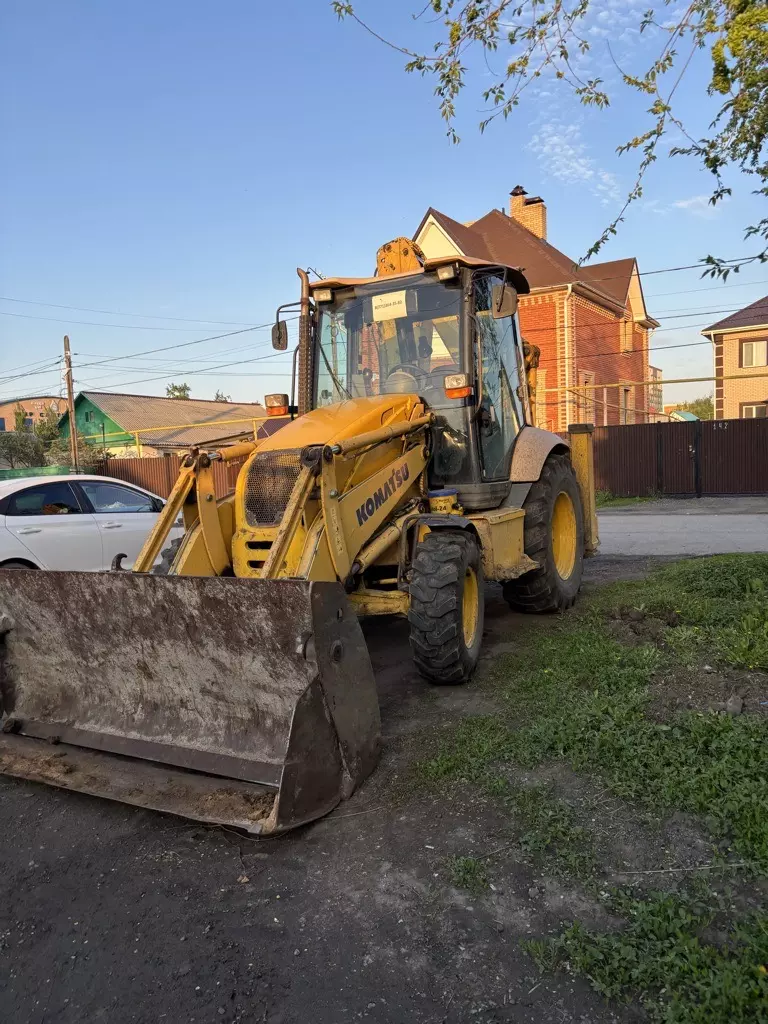 Komatsu WB93R, Экскаваторы-погрузчики