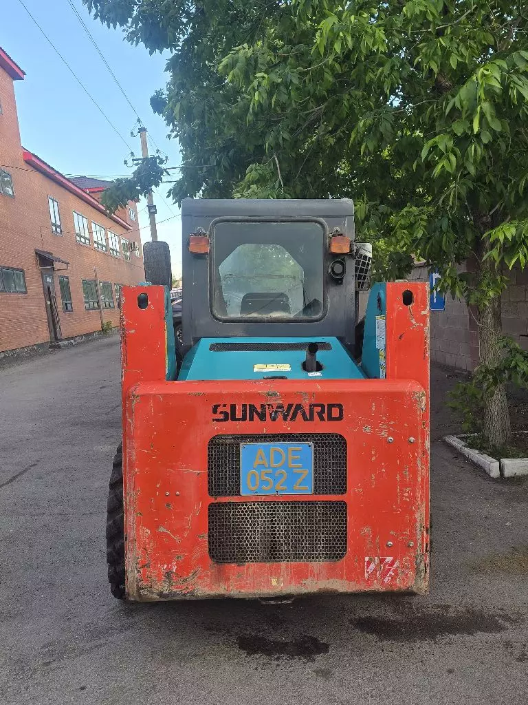 Sunward SWL2810, Мини-погрузчики