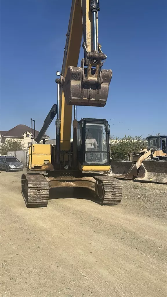 HITACHI