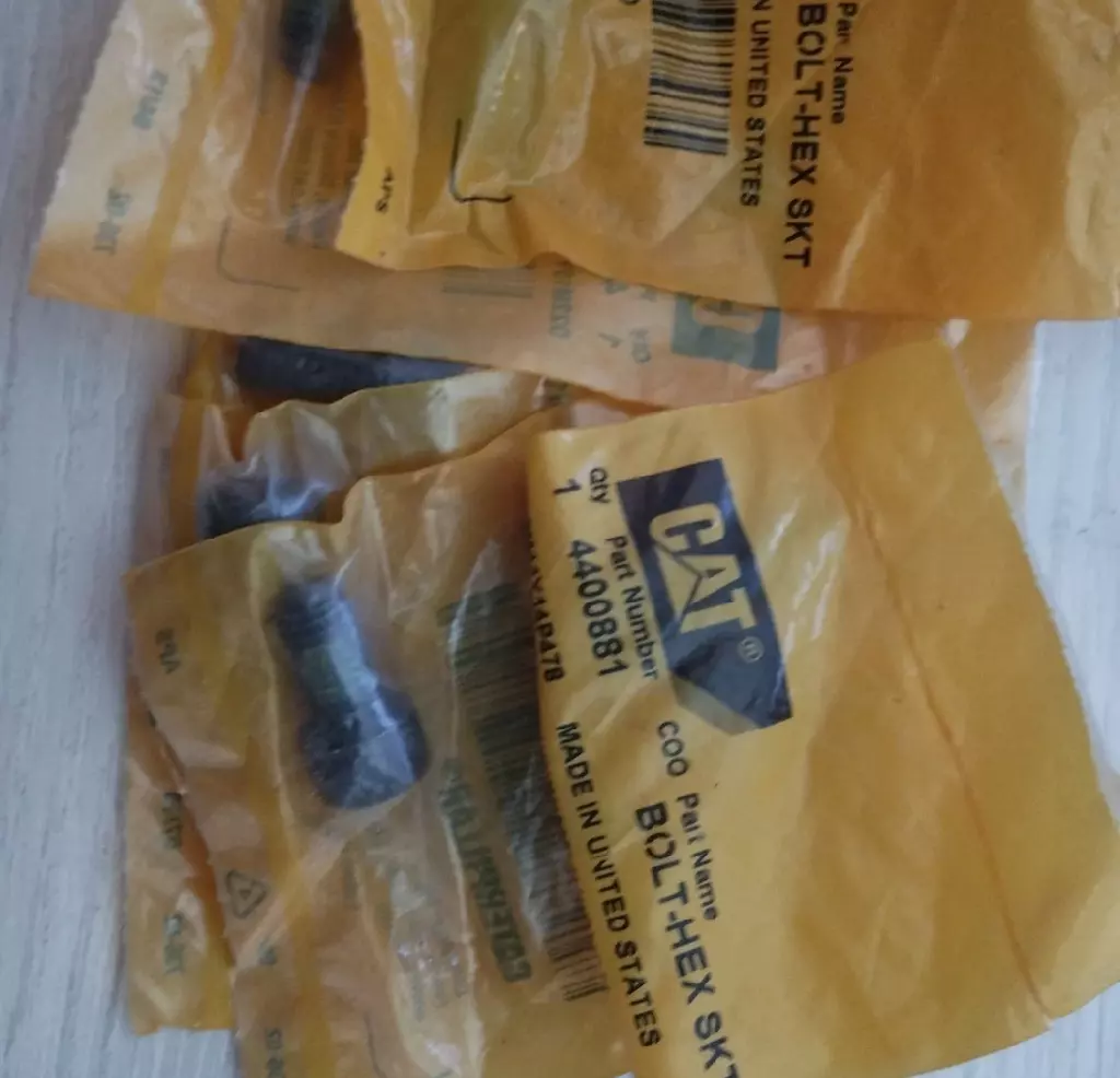 BOLT-HEX SKT CATERPILLAR Код: 4400881