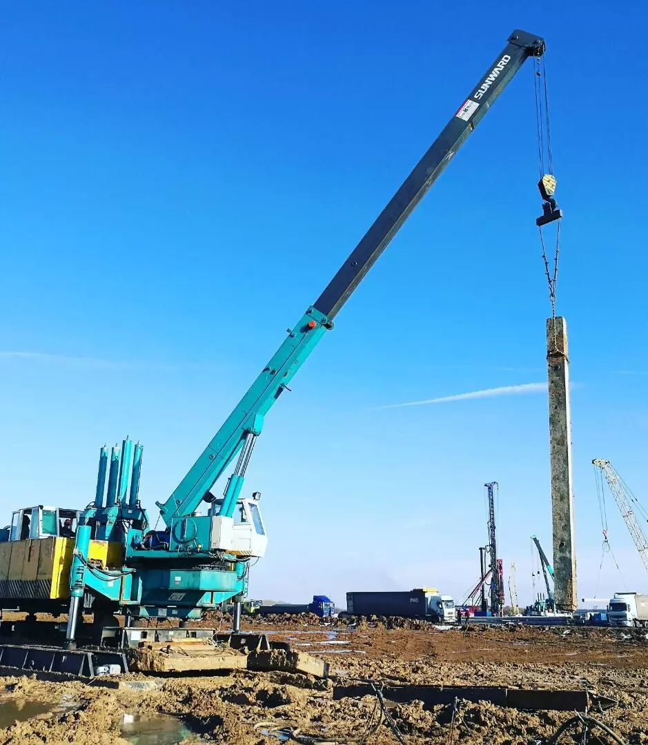 Sunward ZYJ200B, Сваебойные установки