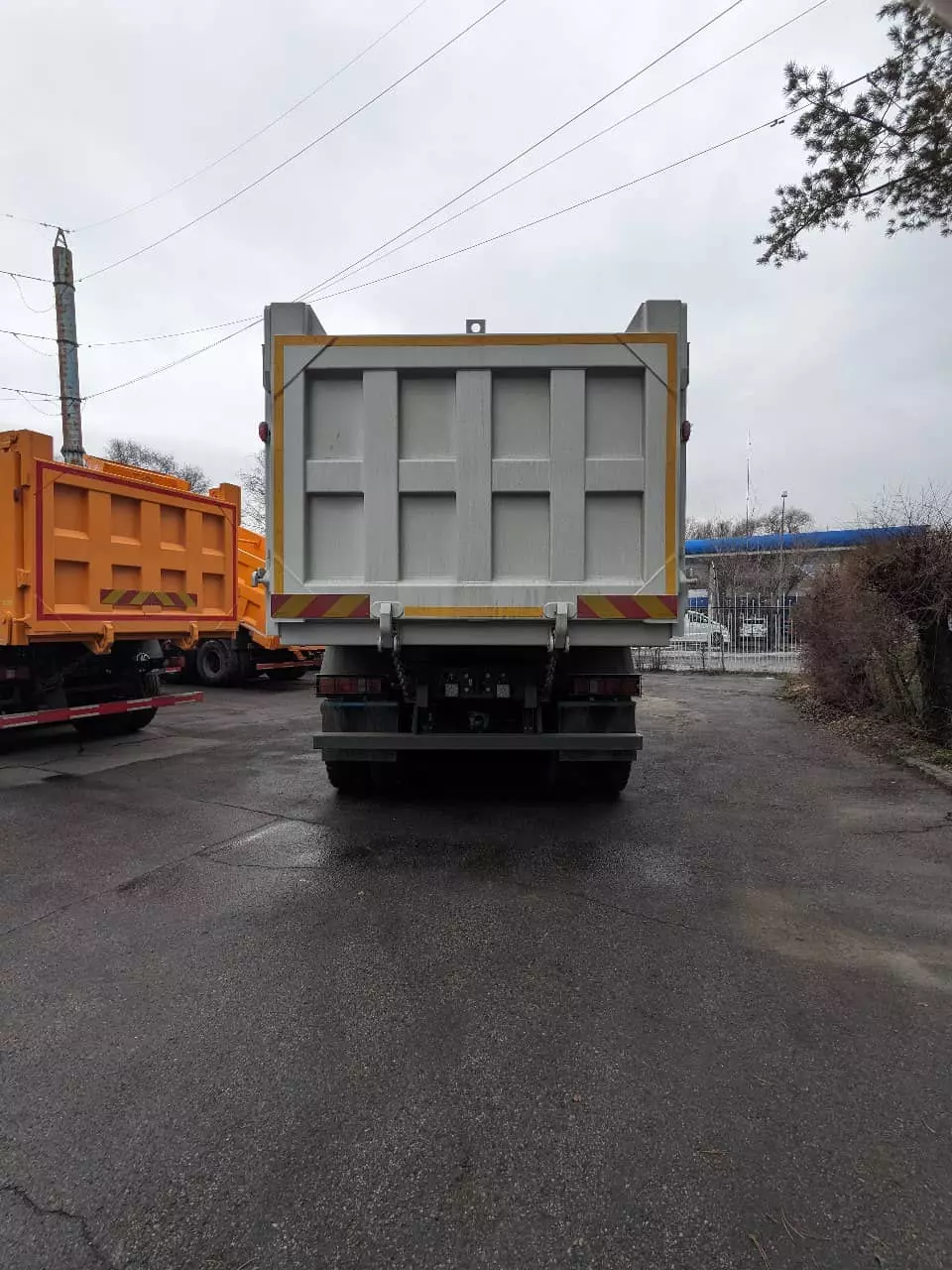 HOWO SX32586T384 Х3000 De Long, Самосвалы