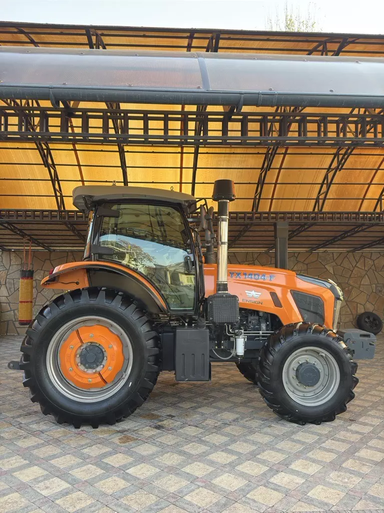Ensign YX620, Тракторы