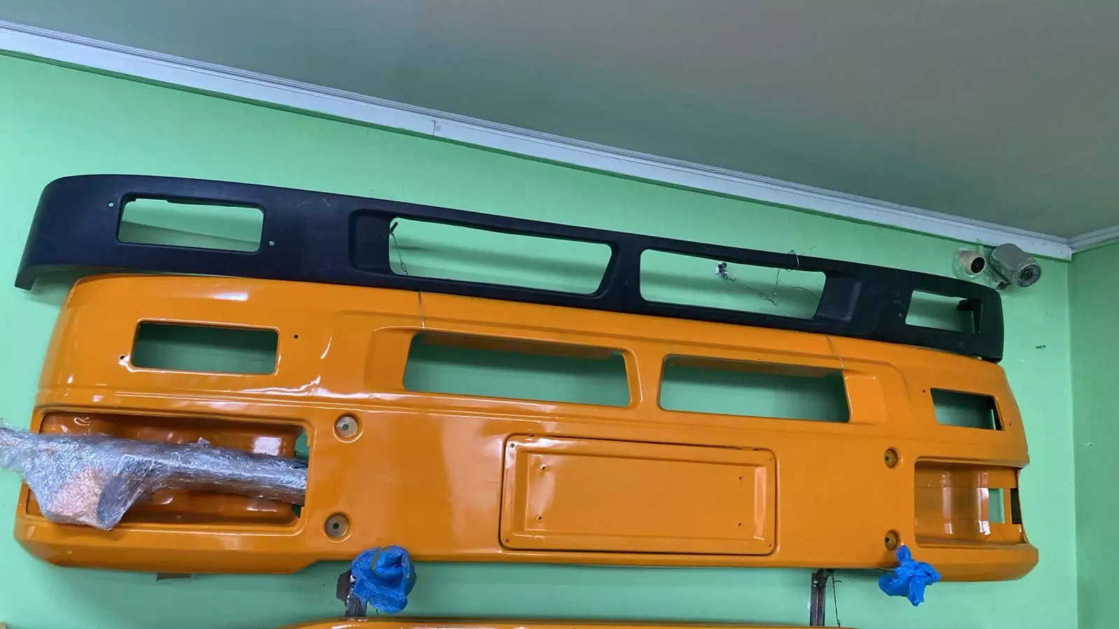 Металлический бампер верх+низ SHACMAN F2000