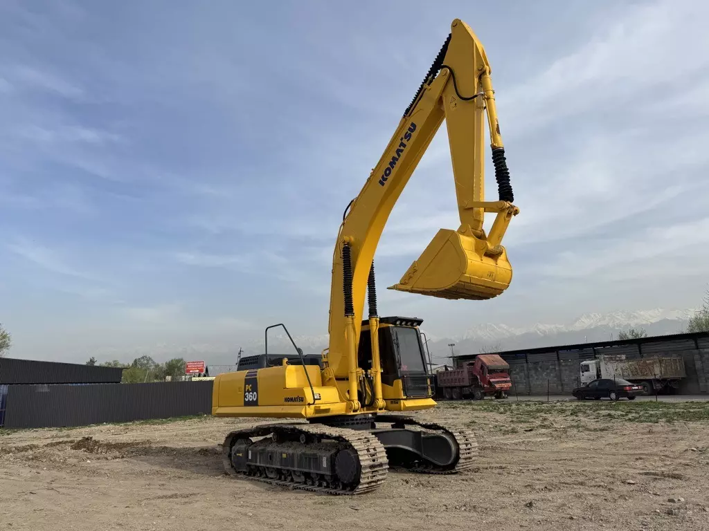 Komatsu PC360-7