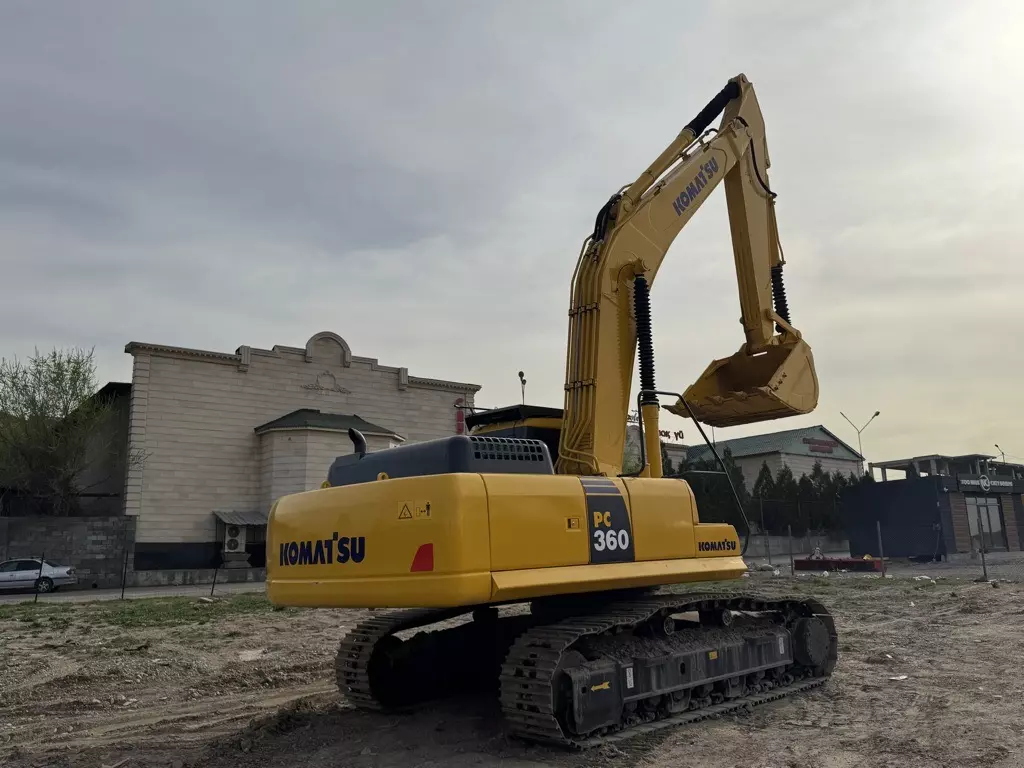 Komatsu PC360-7