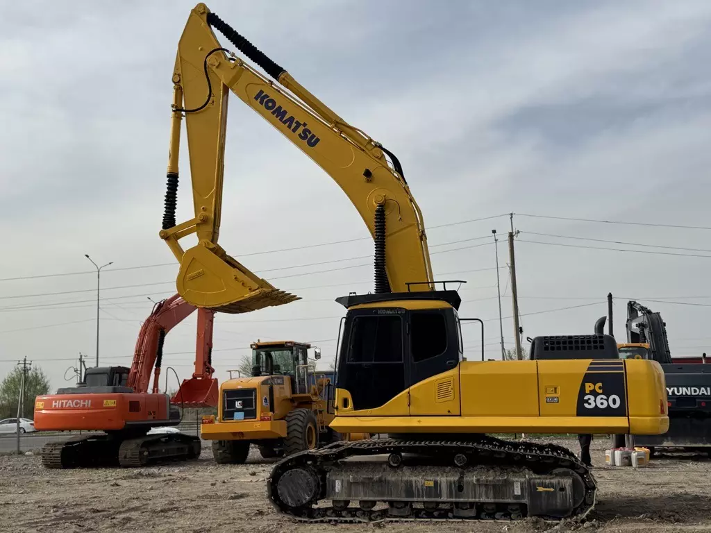 Komatsu PC360-7