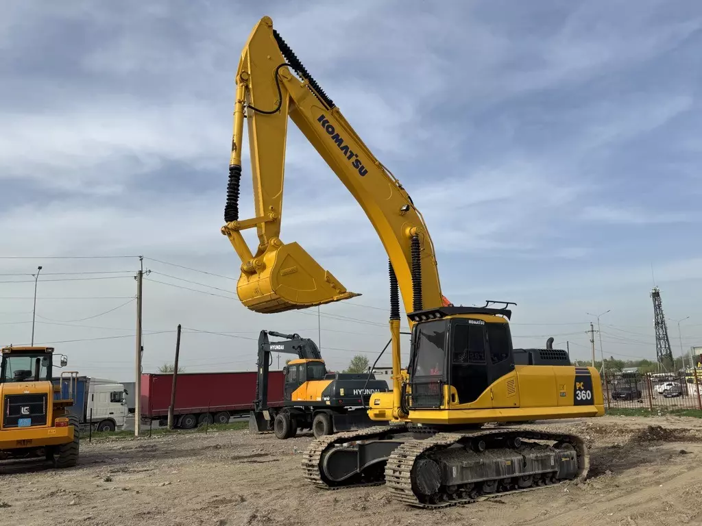 Komatsu PC360-7