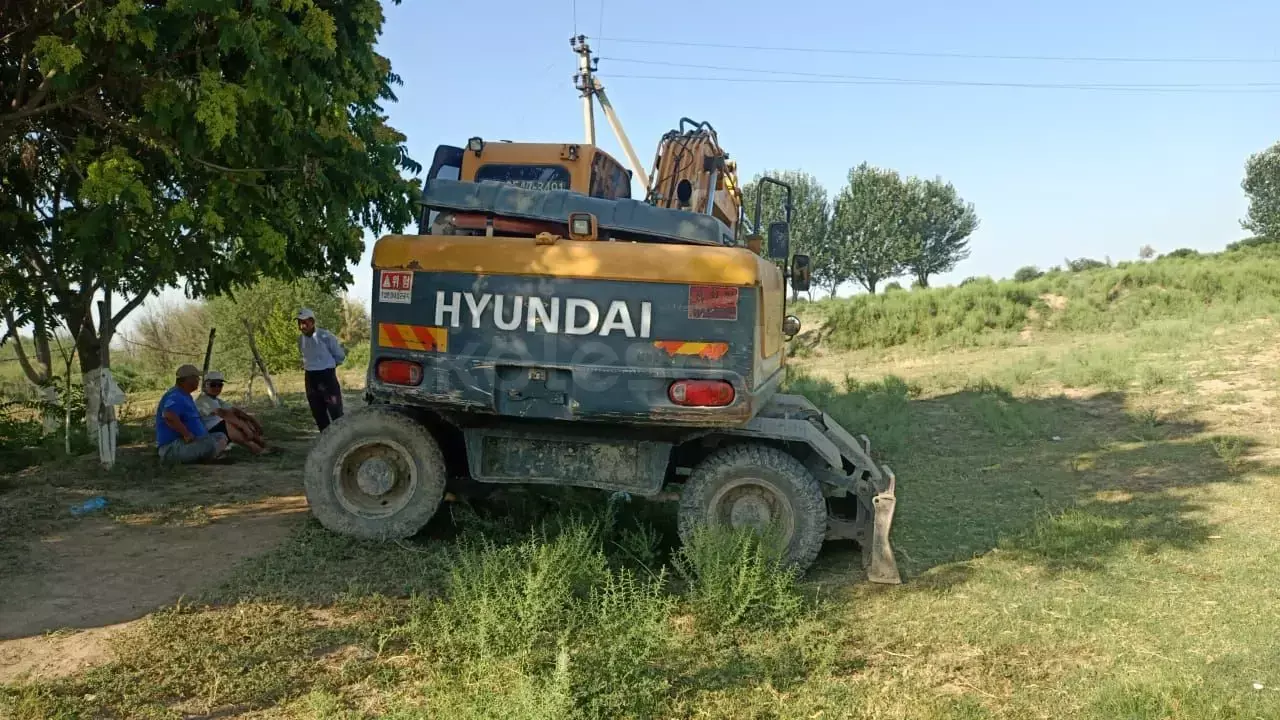 Hyundai R140W-7