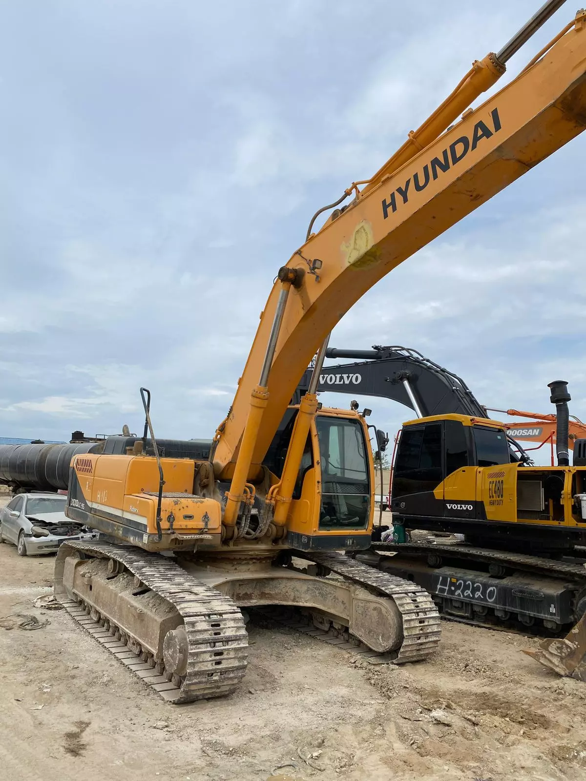 Hyundai R300LC-9S, Гусеничные экскаваторы