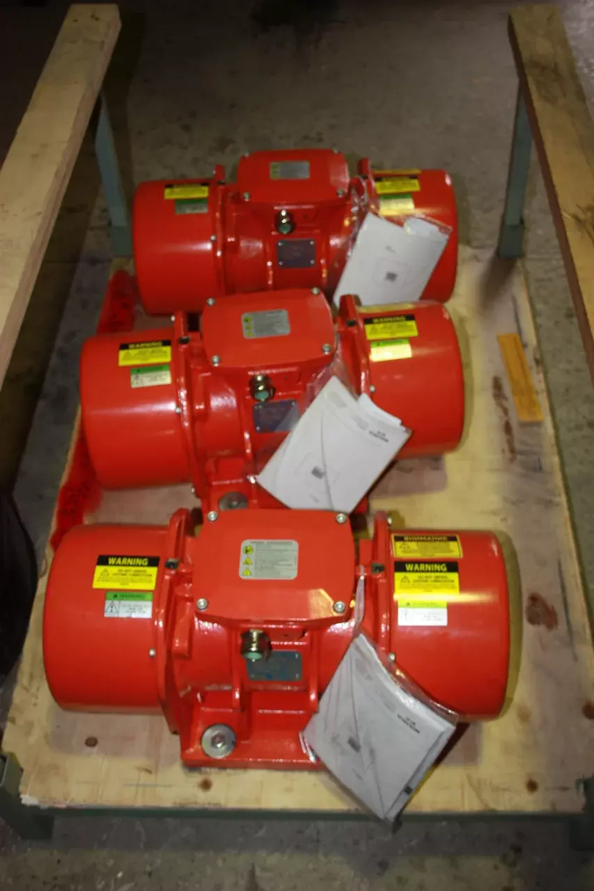 Площадочный вибратор MVE3000/15E-70A0 230/400V 50HZ