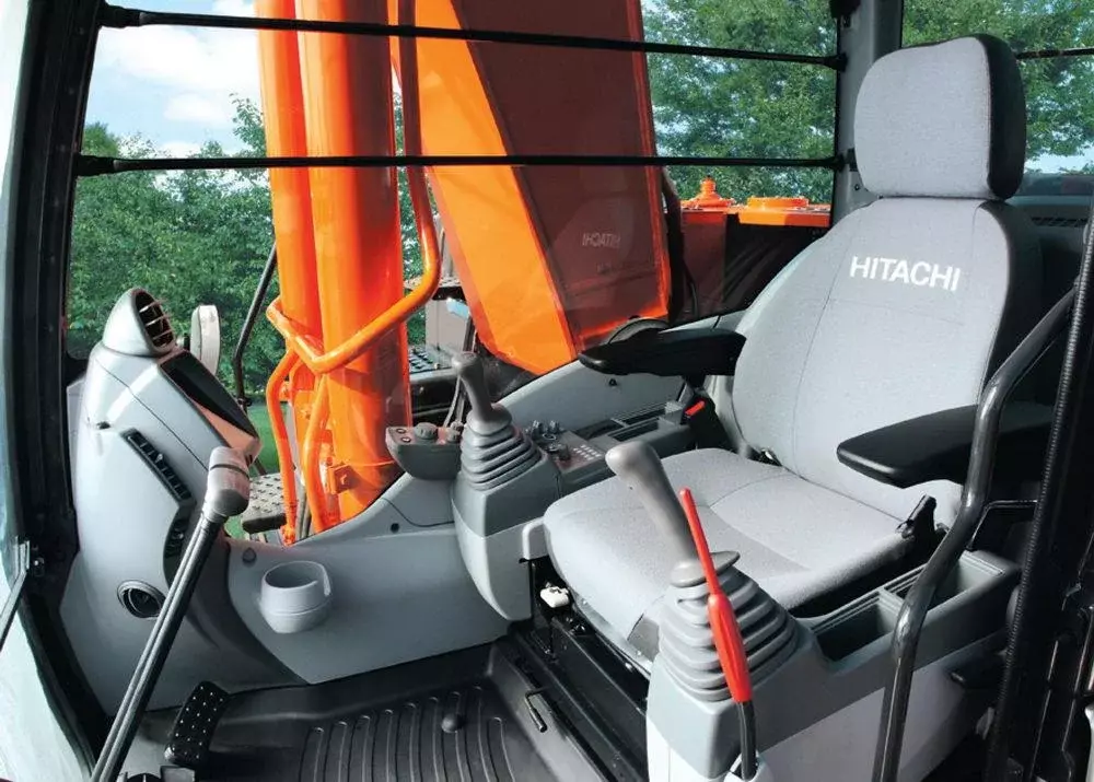 HITACHI