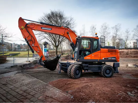 DOOSAN / DEVELON