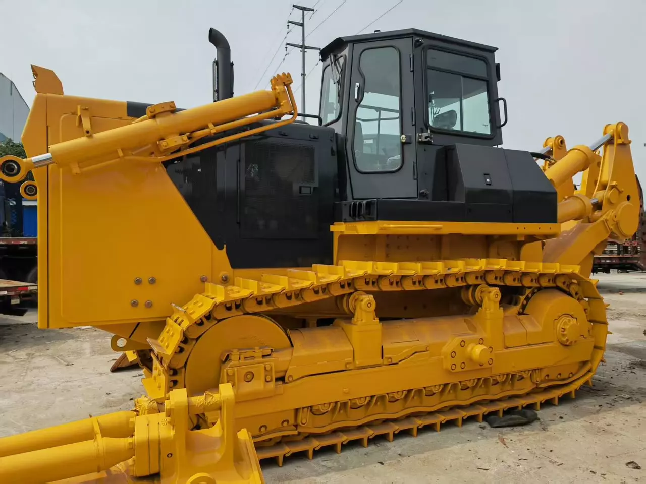 Shantui SD32, Бульдозеры