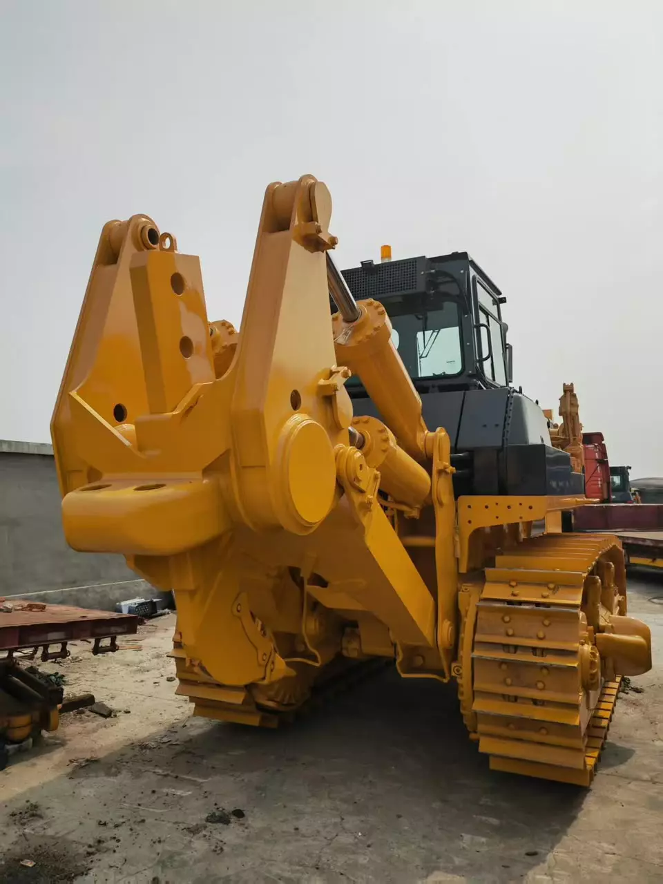 Shantui SD32, Бульдозеры