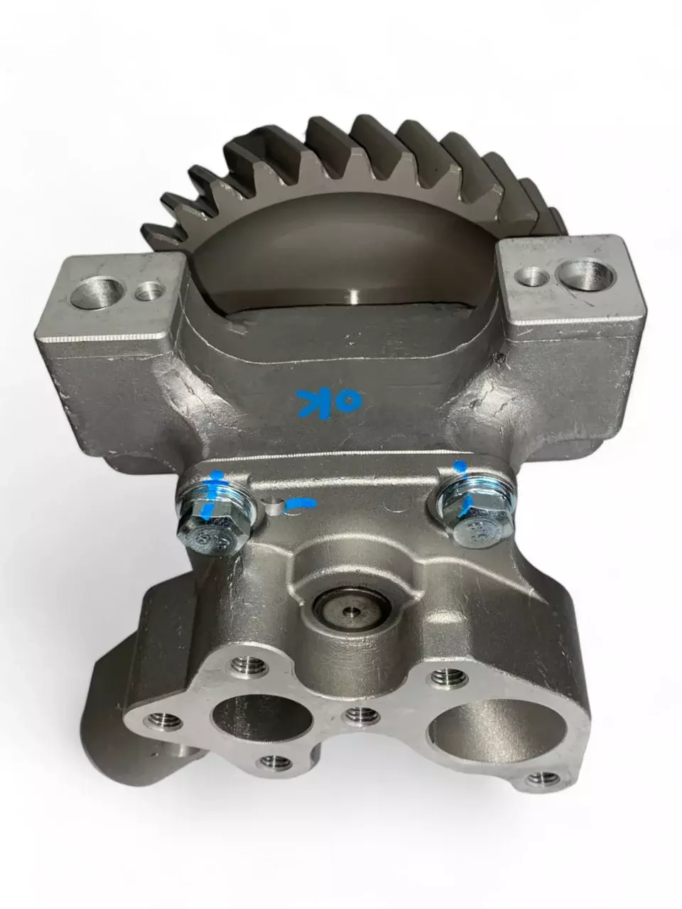 Насос масляный в сборе OIL PUMP ASSY Doosan DE08TIS 400915-00022B (65.05100-6022 / 400915-00022A) Код: 400915-00022B