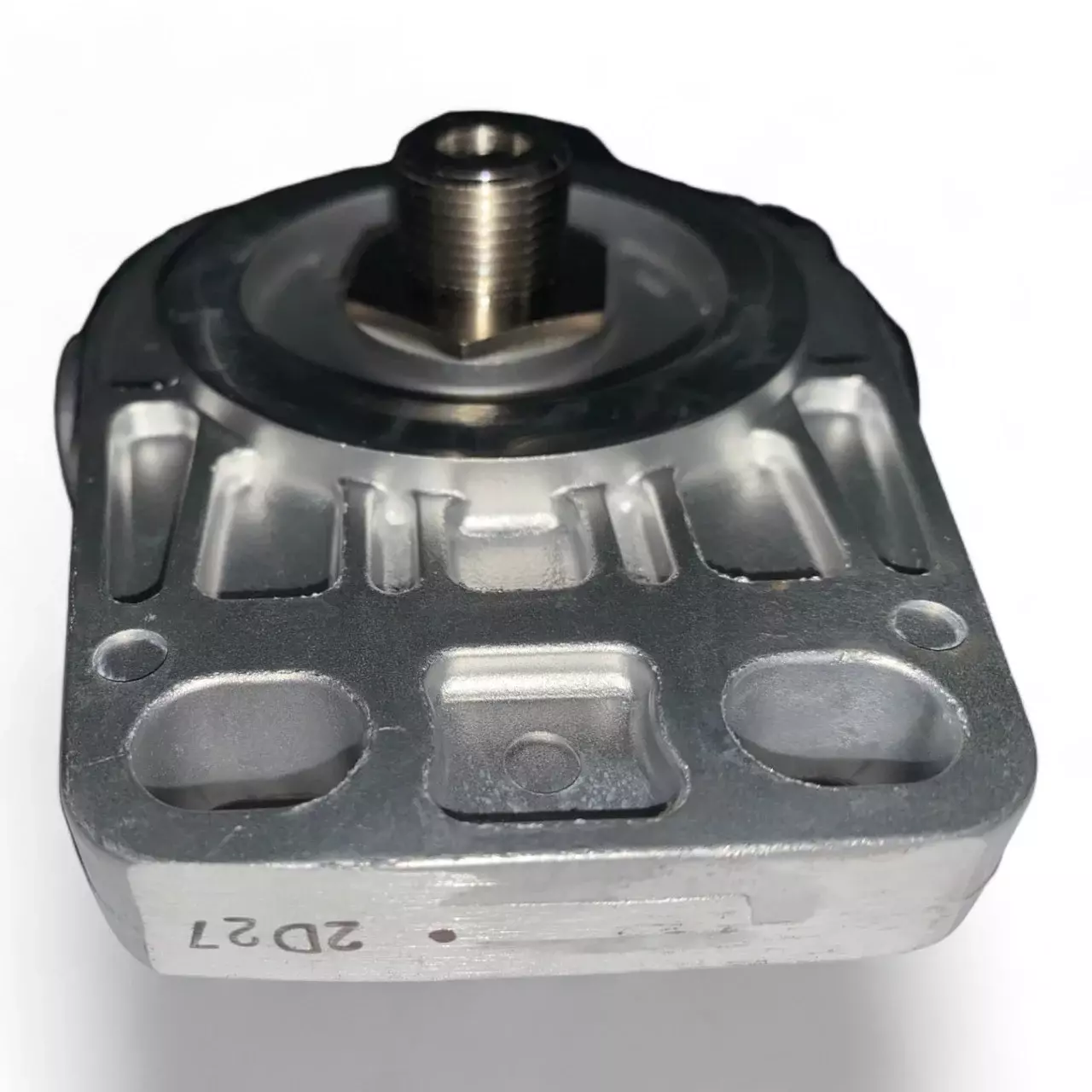 Крепление топливного фильтра Doosan 65.12504-5013B 65.12504-5028 400505-00054 Код: 400505-00054