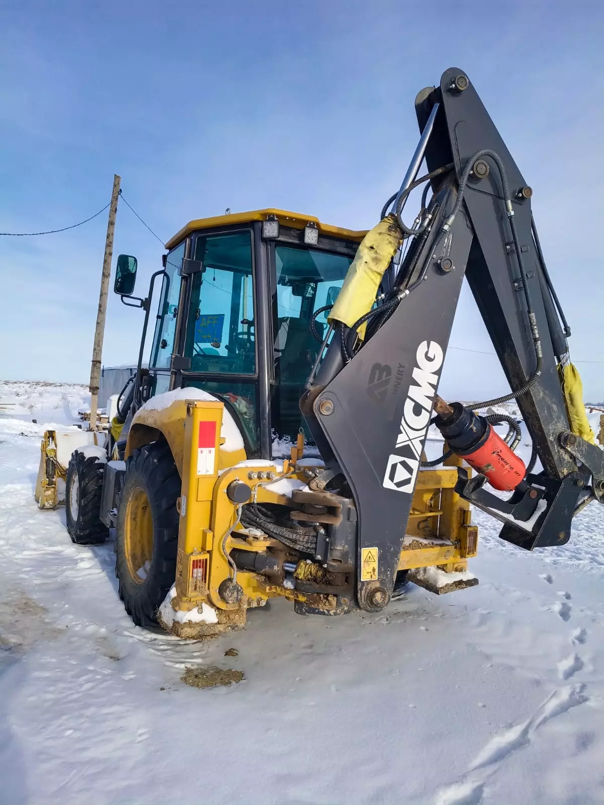 XCMG XC8-S2570, Экскаваторы-погрузчики