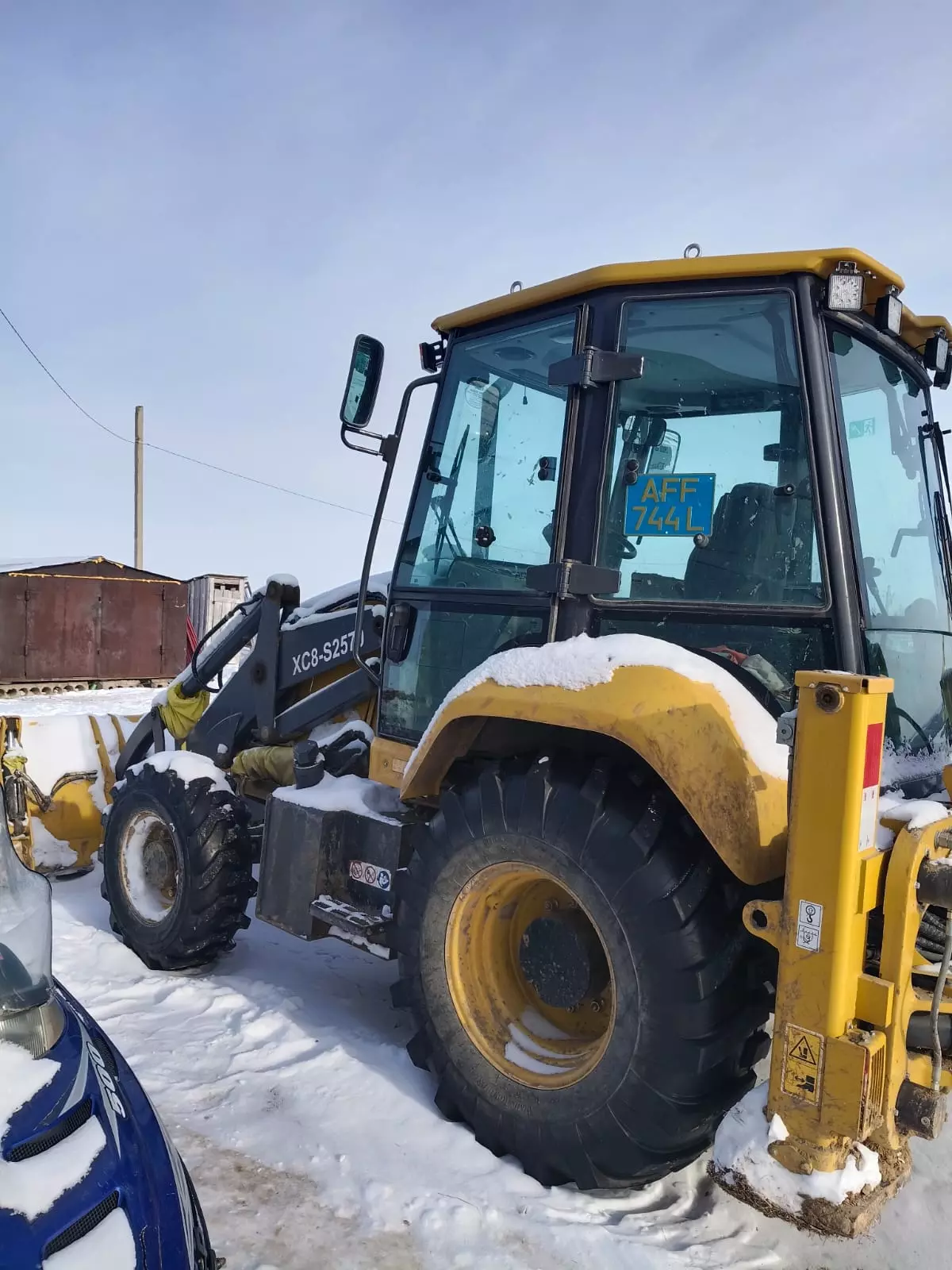 XCMG XC8-S2570, Экскаваторы-погрузчики
