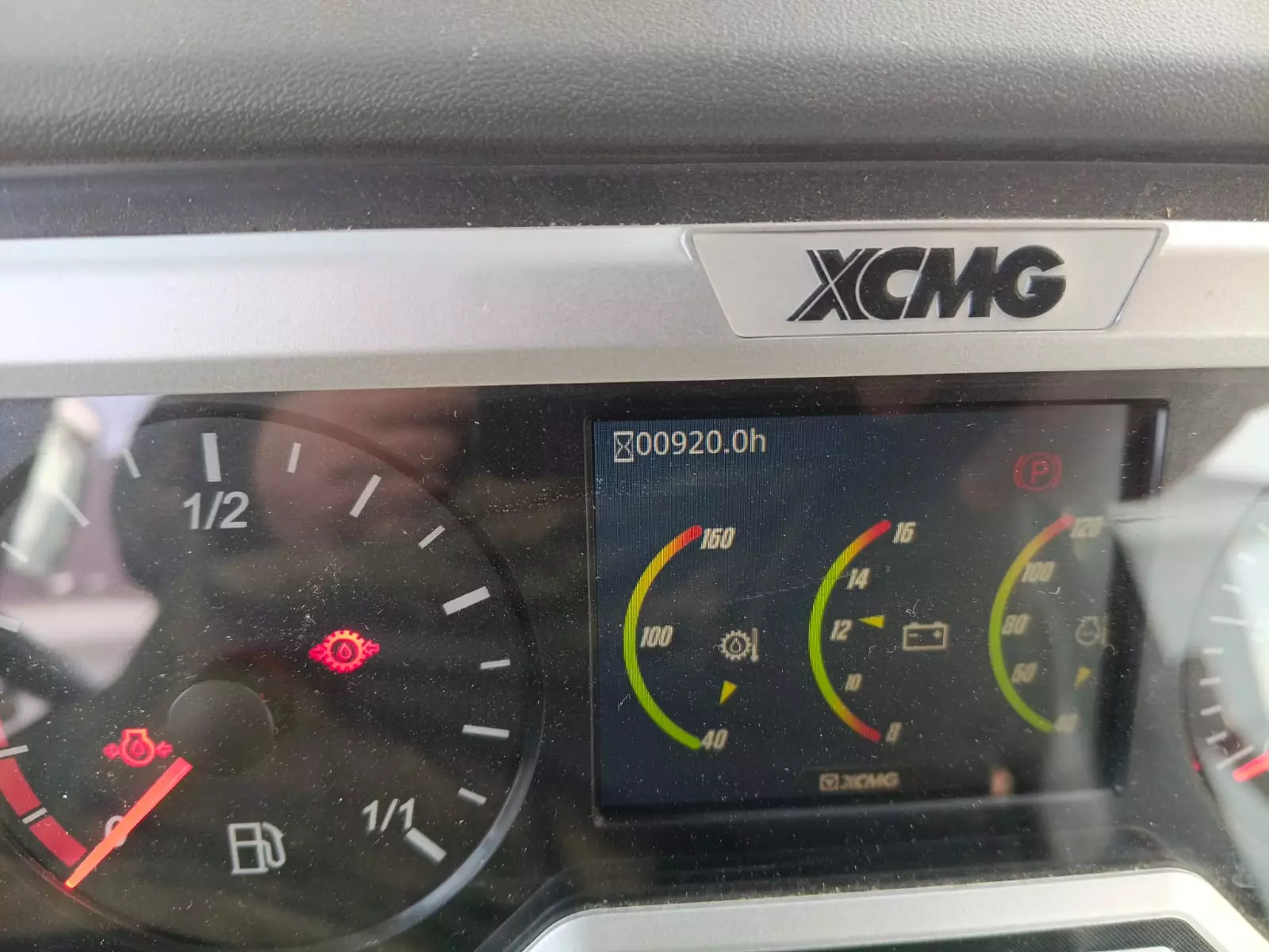 XCMG XC8-S2570, Экскаваторы-погрузчики