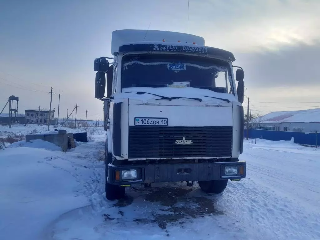 МАЗ-6430C9-520-012 6х4, Тягачи седельные