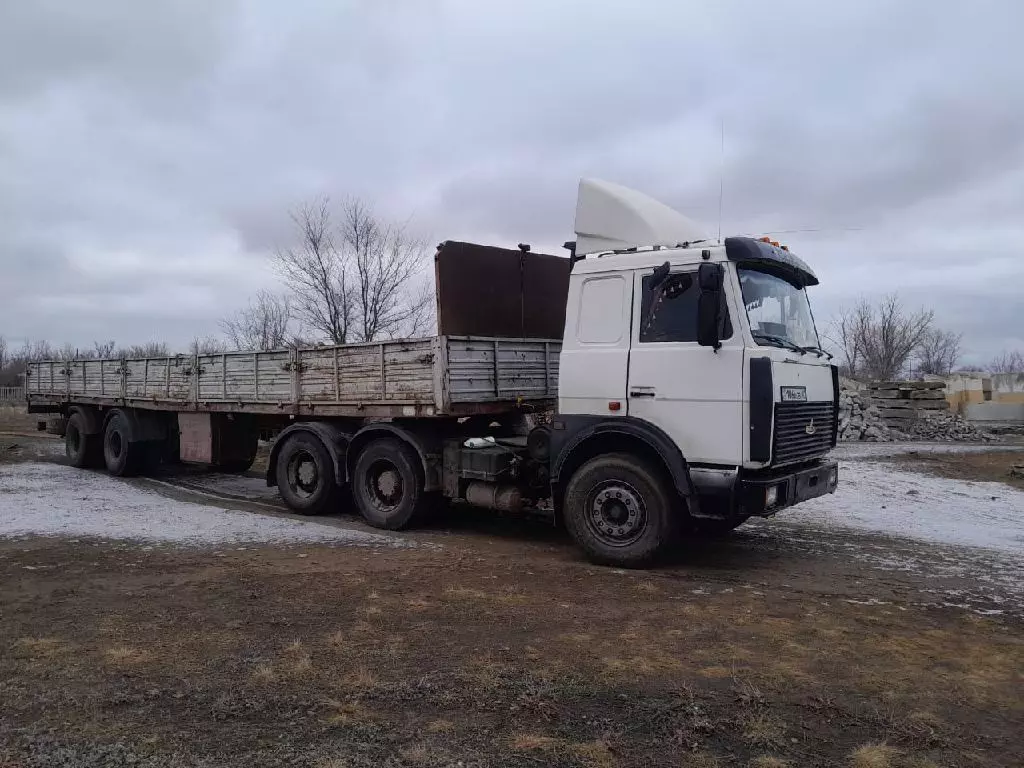 МАЗ-6430C9-520-012 6х4, Тягачи седельные