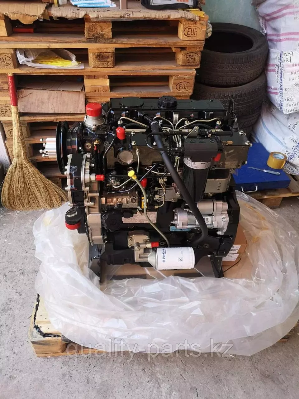Двигатель в сборе Pekins на экскаватор-погрузчик Caterpillar 428 (C, D, E, F), 432 (C, D, E, F) Кат, Cat