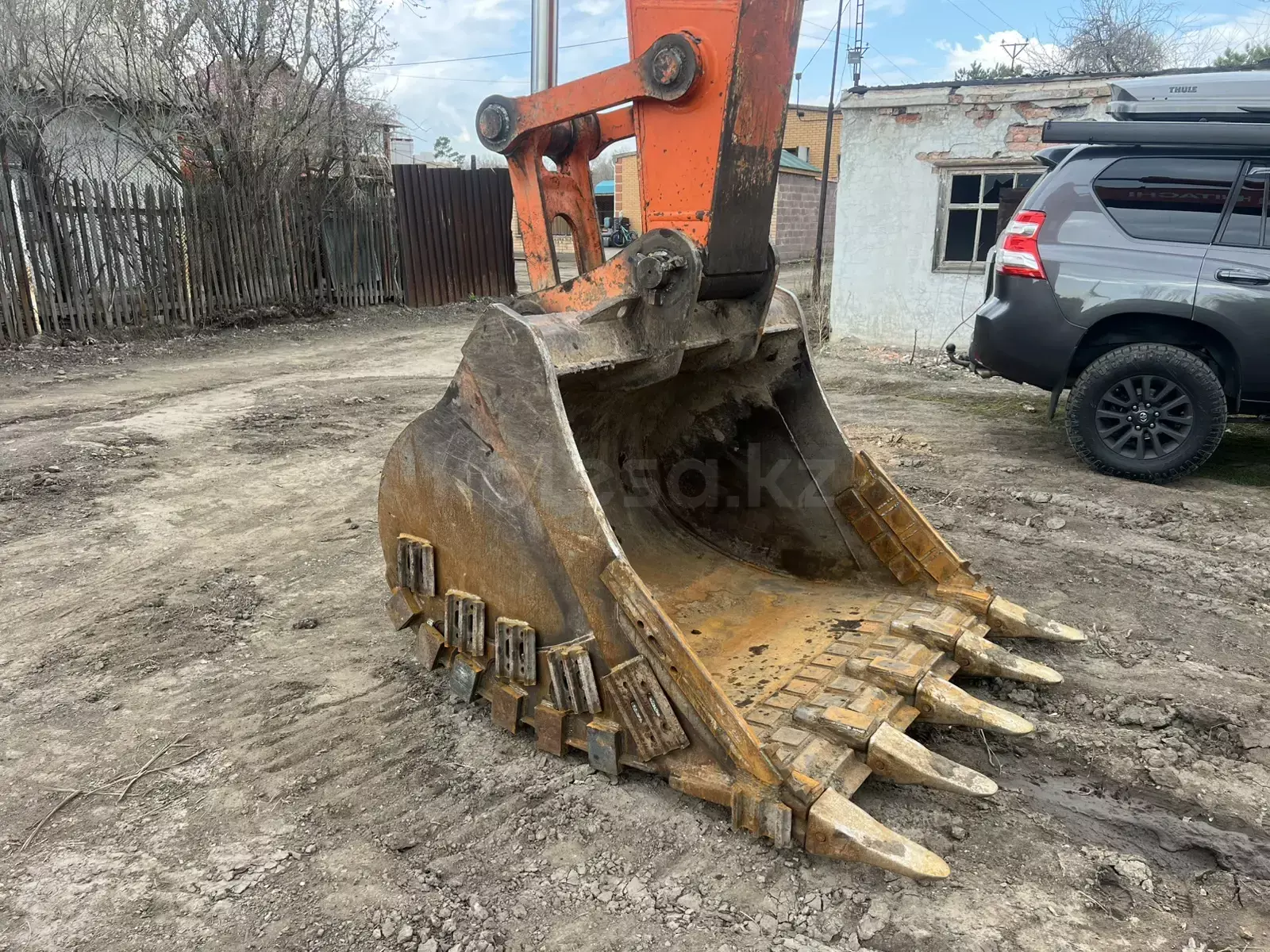 Hitachi ZX330