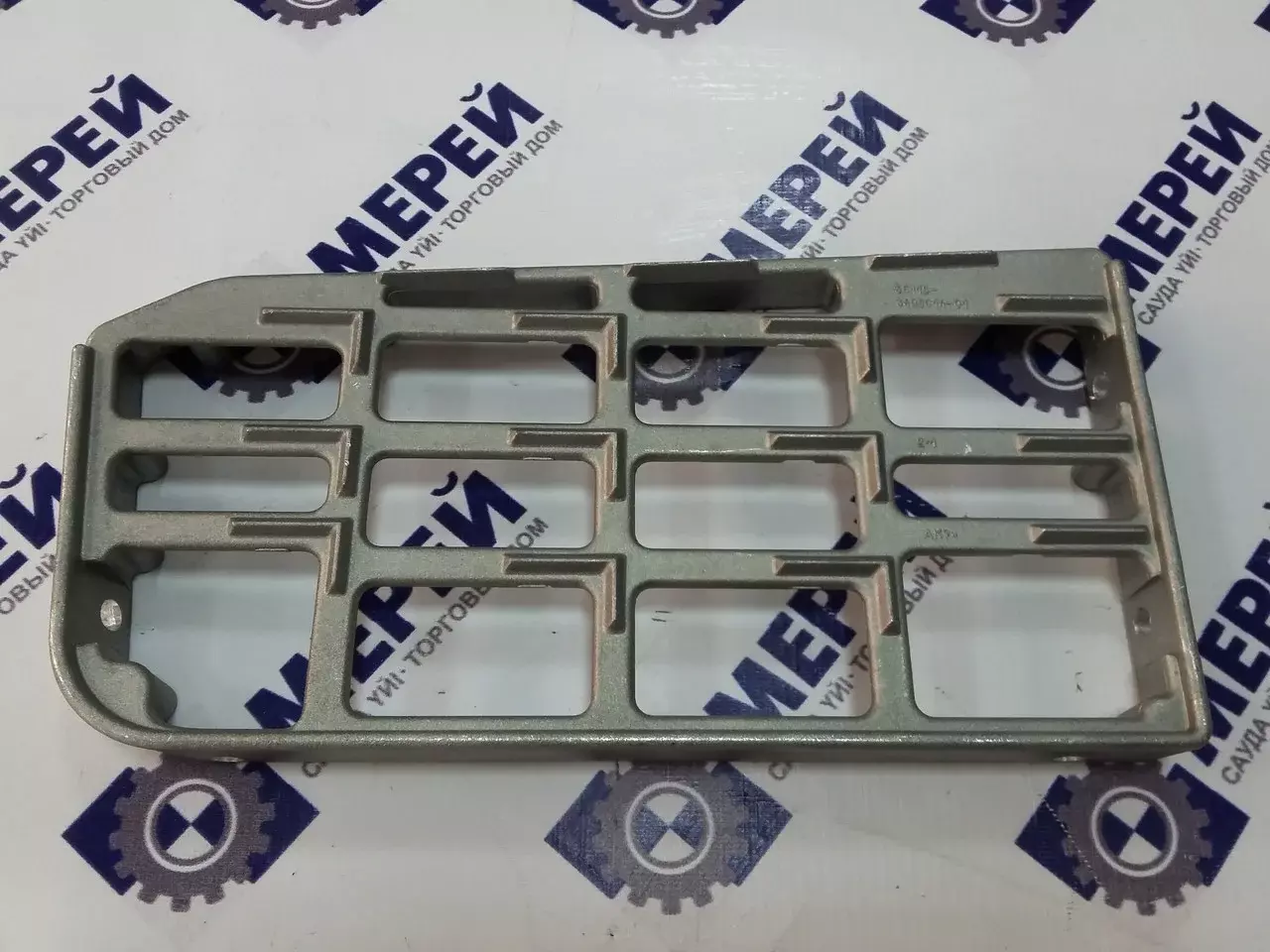 Подножка КамаЗ-65115 правая ОАО "КАМАЗ" Код: 65115-8405014-01