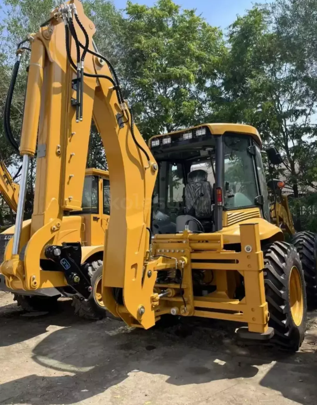 Shanmon 388H, Экскаваторы-погрузчики