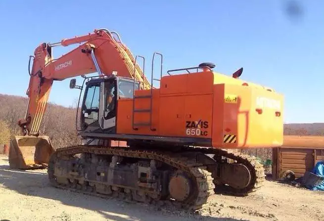 Hitachi ZX650, Гусеничные экскаваторы