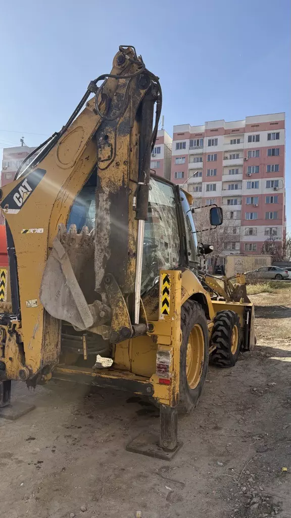 Caterpillar 422E, Экскаваторы-погрузчики