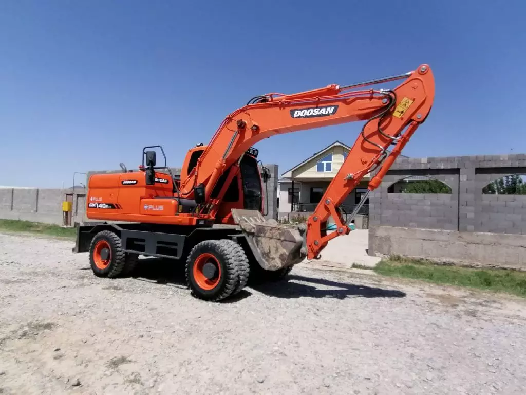 DOOSAN / DEVELON